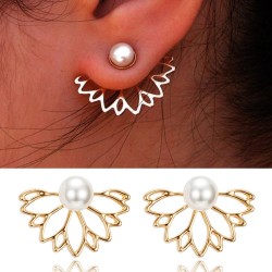 Flower shaped stud earrings - with crystals / pearls