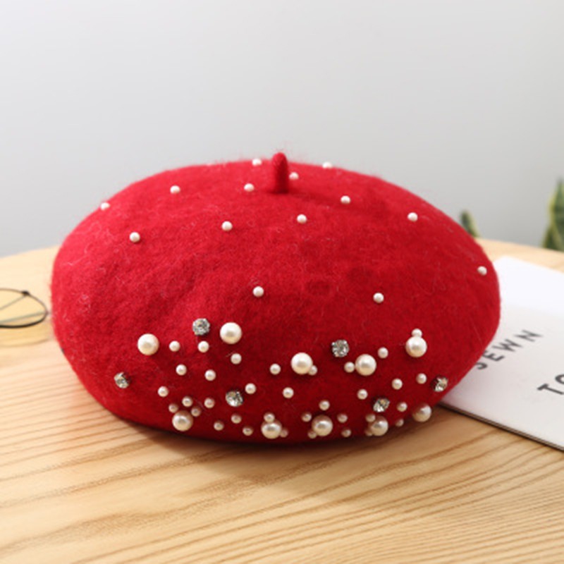 Knitted wool beret - with pearls / crystalsHats & Caps